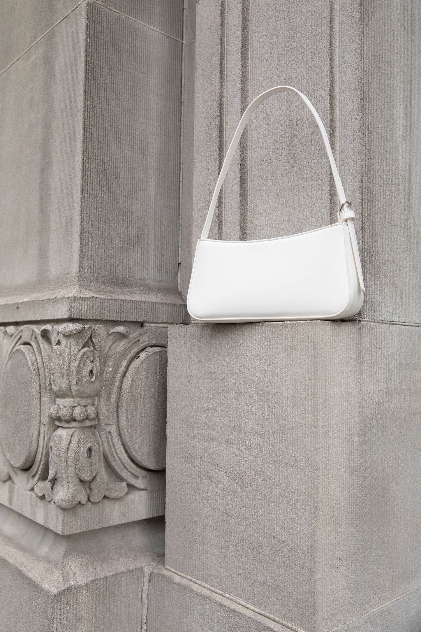 MINIMAL SHOULDER BAG