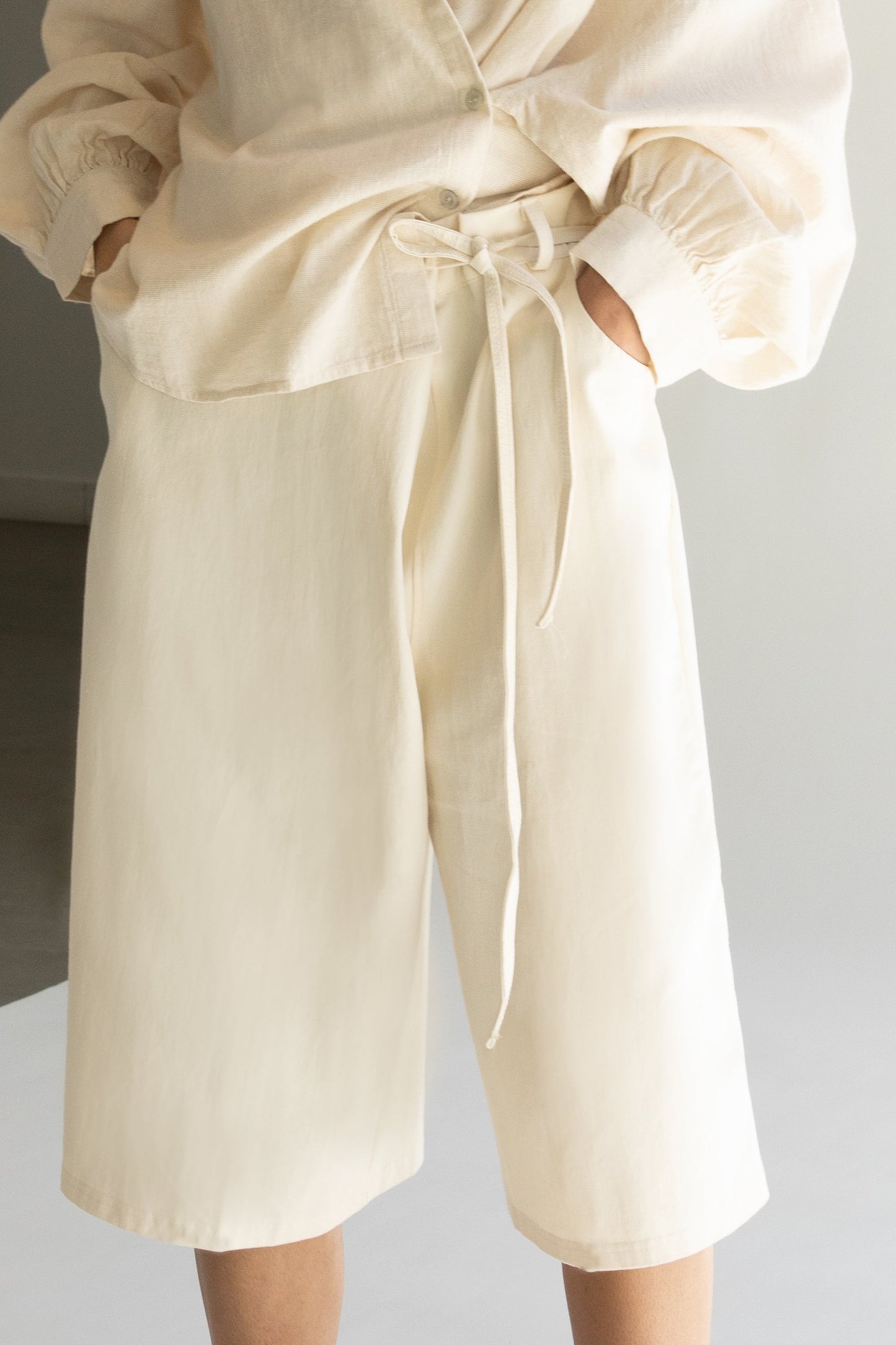 LOOSE BUTTON UP SHIRT