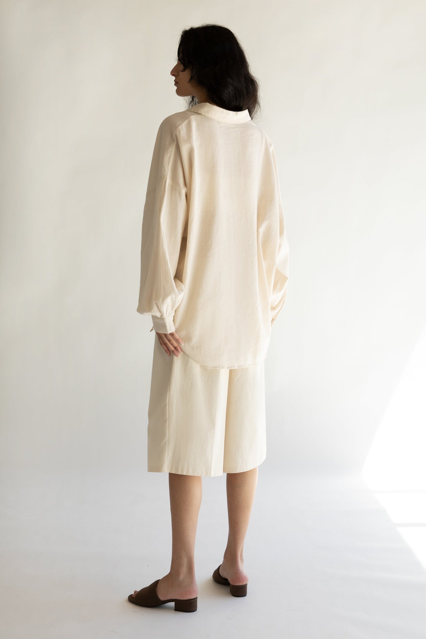 LOOSE BUTTON UP SHIRT