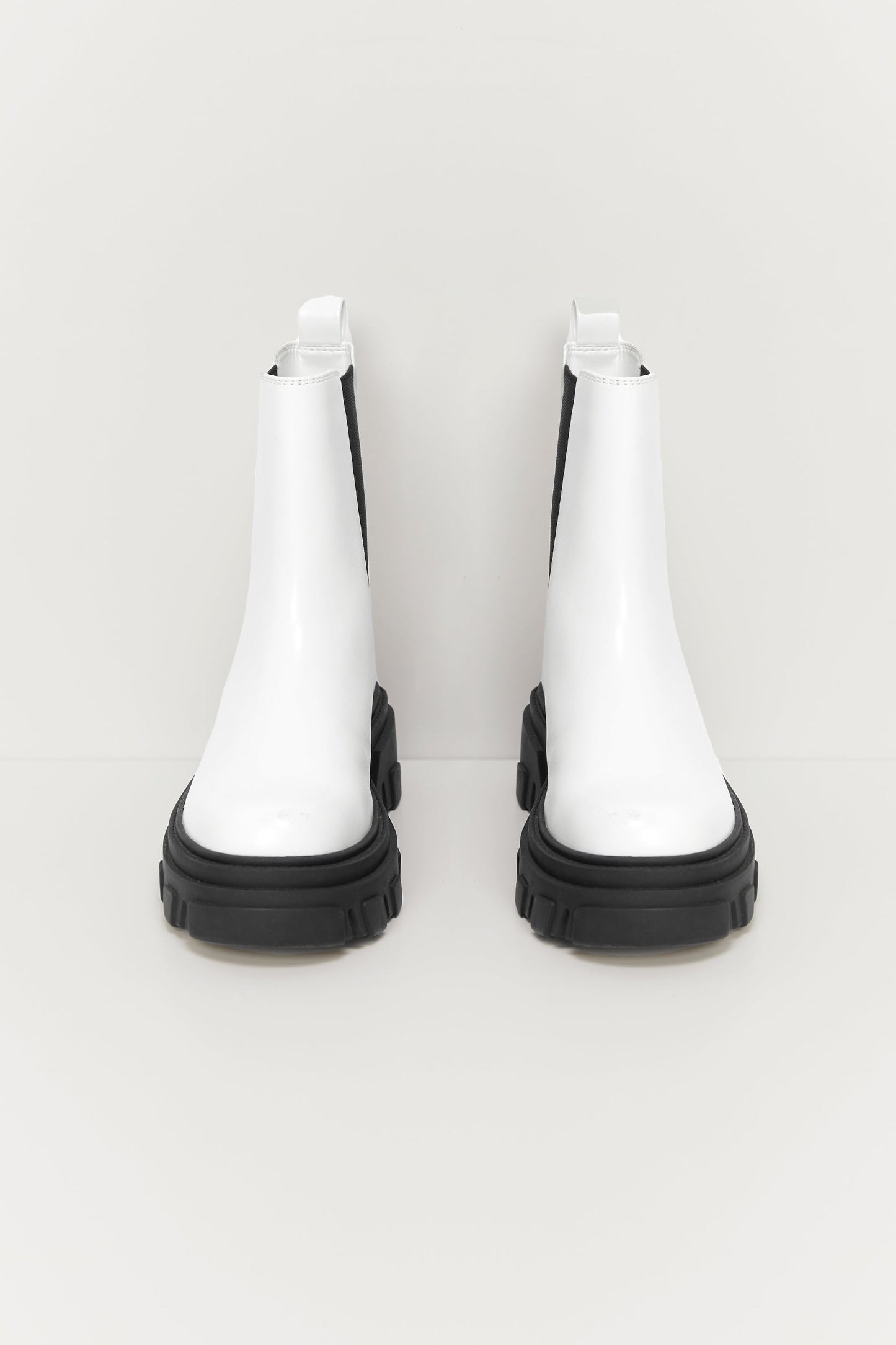 CHUNKY SOLE CHELSEA BOOT