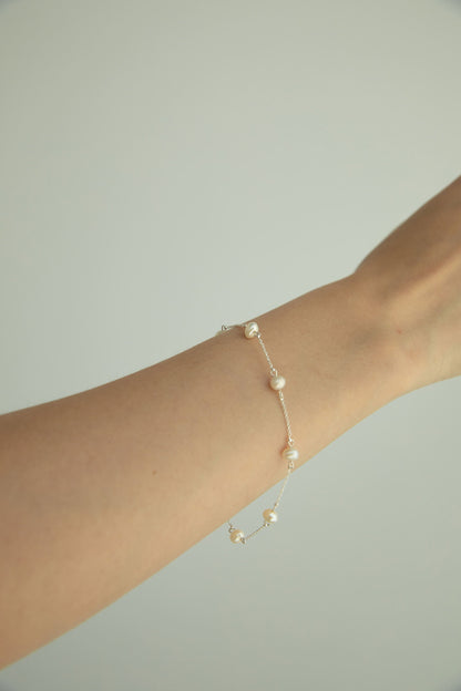 FRESH WATER PEARL BRACELET
