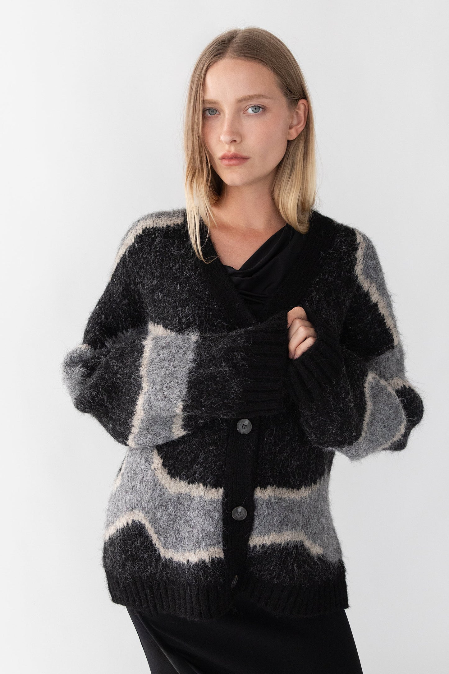 INTARSIA KNIT CARDIGAN
