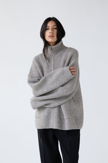 OVERSIZED ZIP-UP CARDIGAN