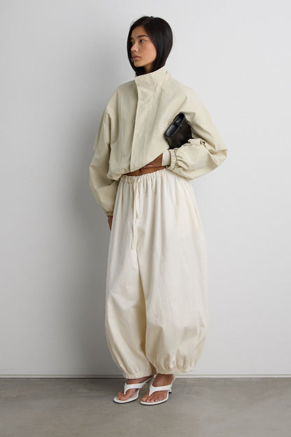 HIGH FUNNEL NECK CROPPED DRAWSTRING JACKET