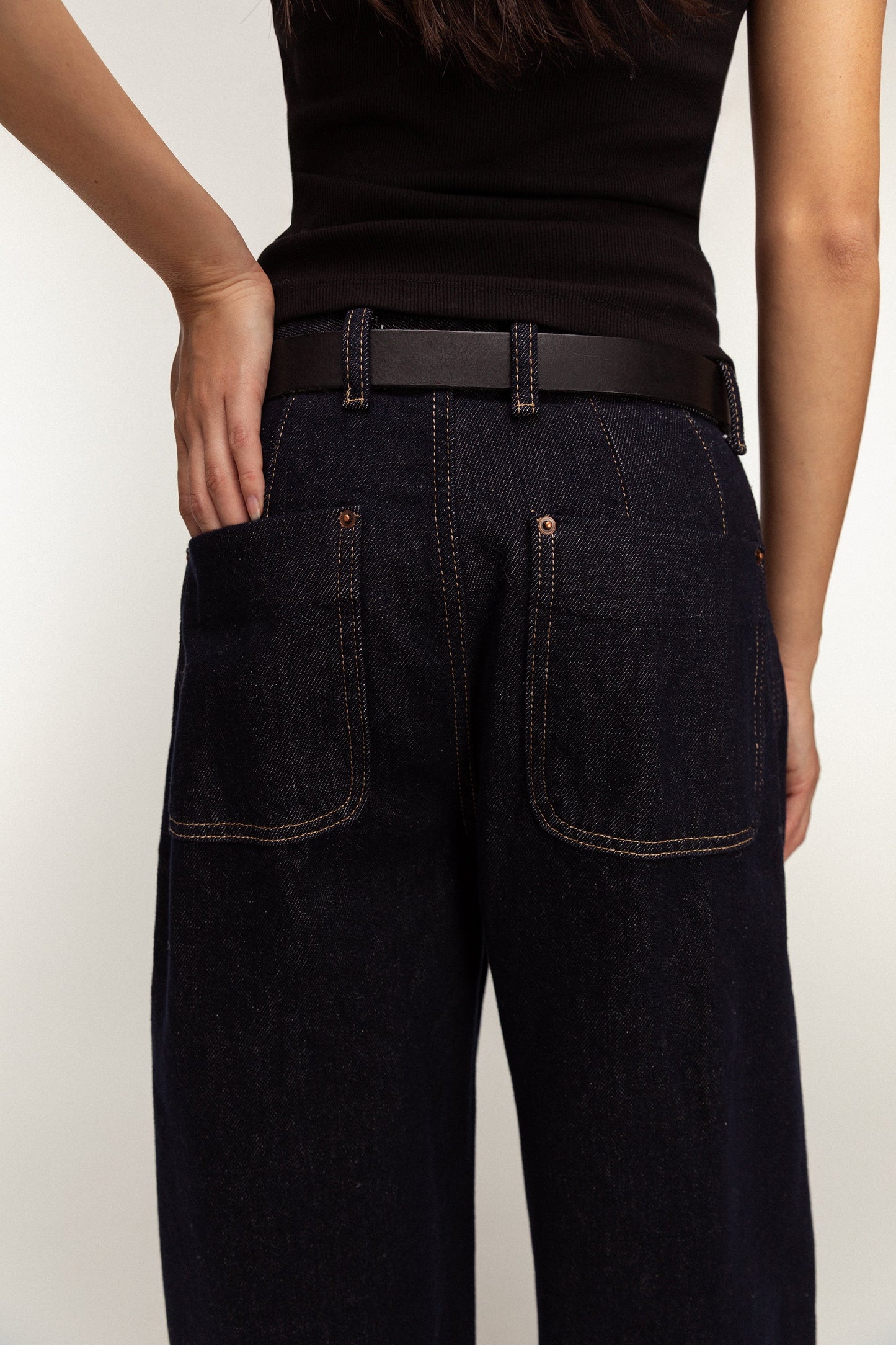 DARK WASH BARREL JEANS