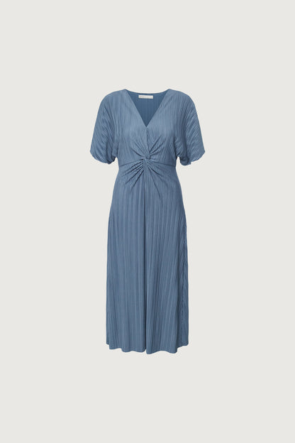 FRONT KNOT PLEATED MIDI DRESS