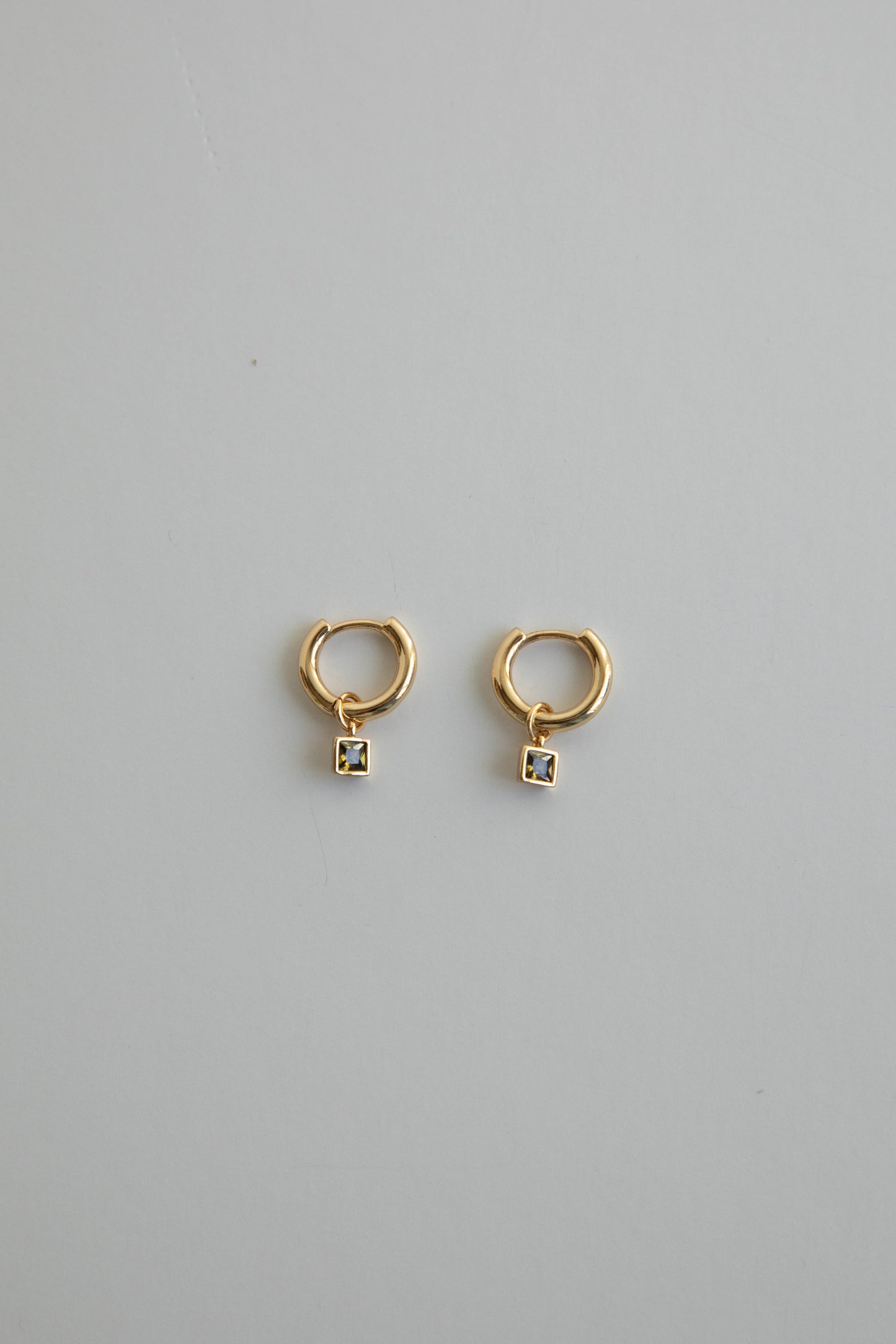 HOOP WITH GEM DROP