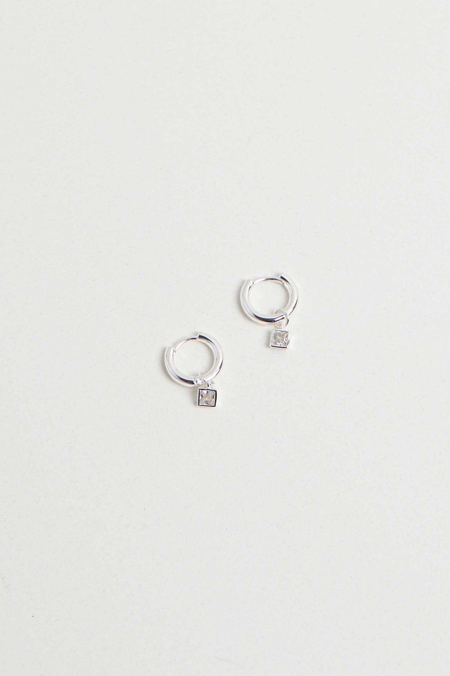 HOOP WITH GEM DROP