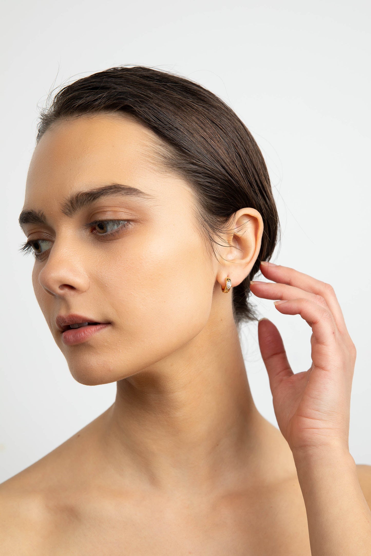HOOP EARRING WITH ZIRCONIA