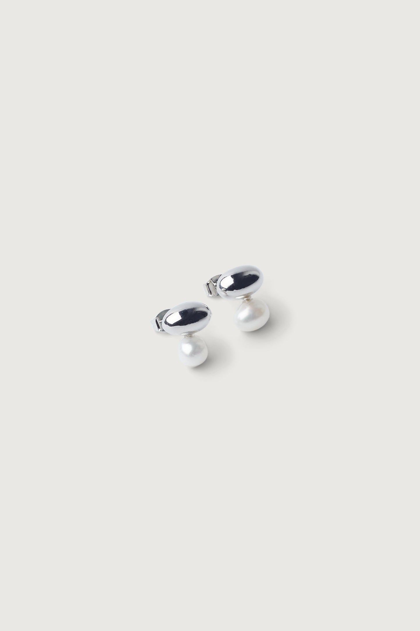 ORGANIC PEARL EARRING