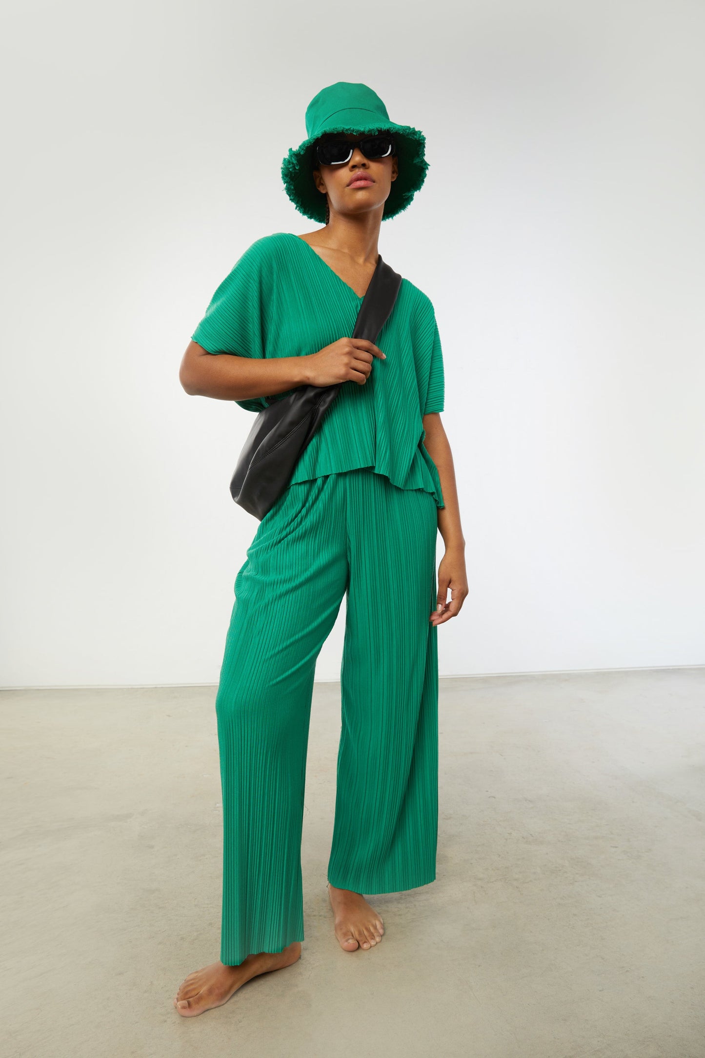 FRAYED BUCKET HAT