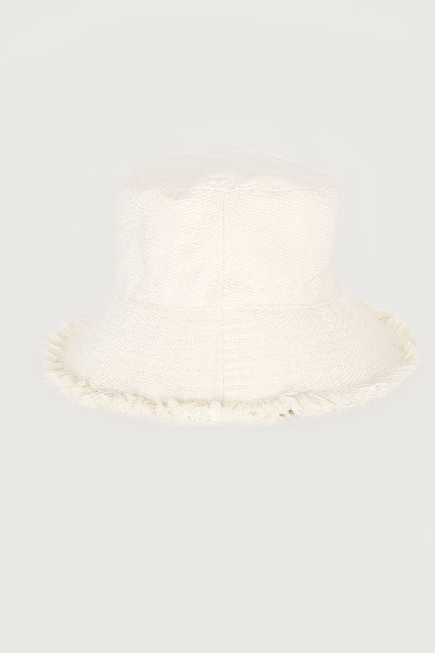 FRAYED BUCKET HAT