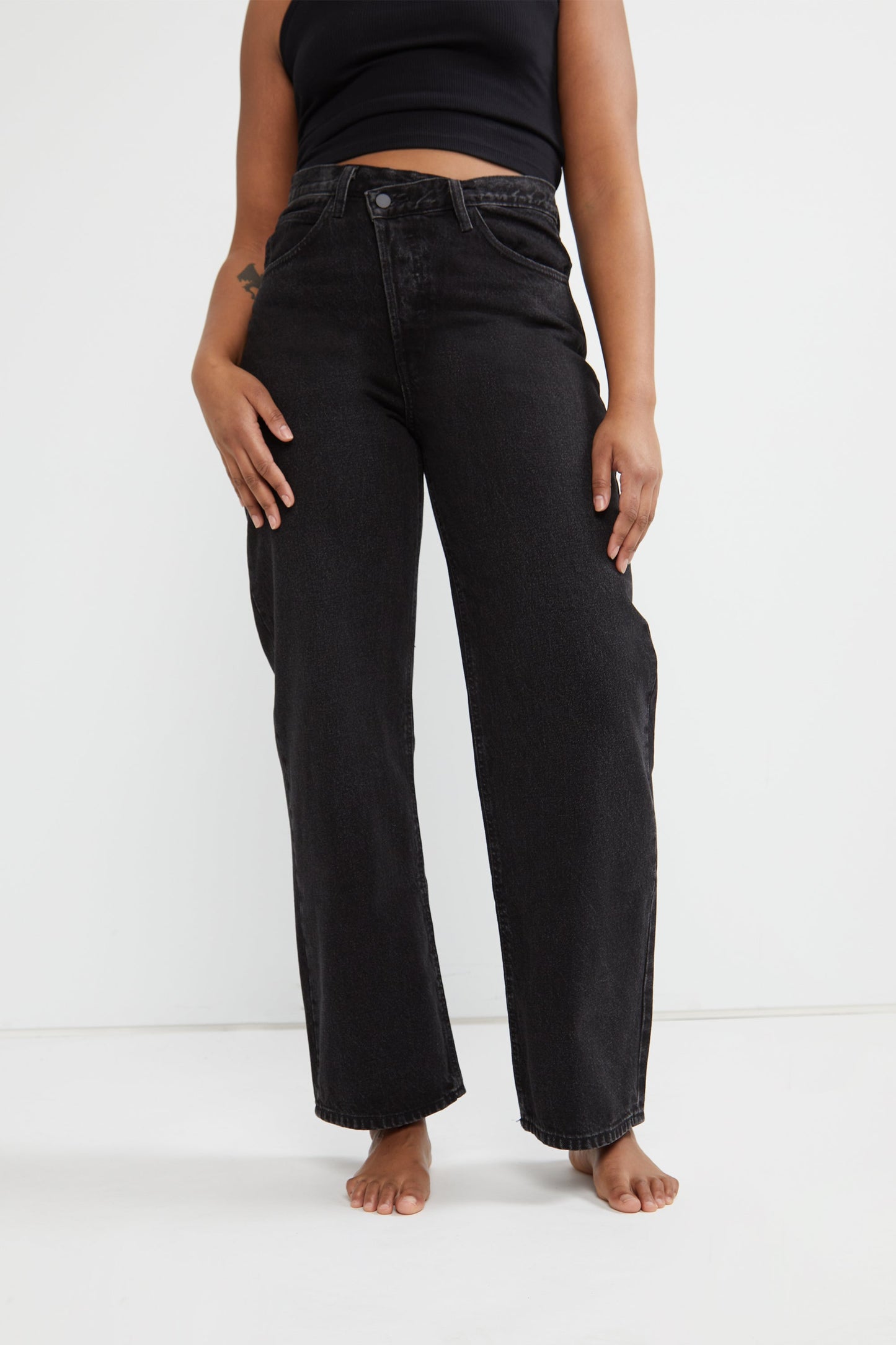 BLACK CROSSFRONT STRAIGHT LEG JEAN
