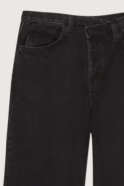 BLACK CROSSFRONT STRAIGHT LEG JEAN
