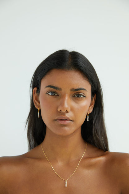 NECKLACE WITH STONED BAR PENDANT