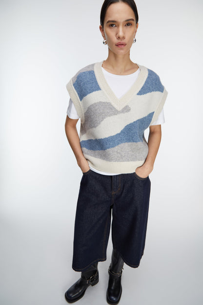 INTARSIA KNIT SWEATER VEST