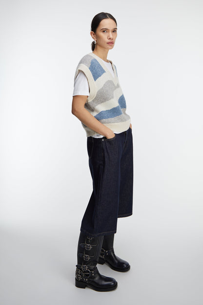 INTARSIA KNIT SWEATER VEST