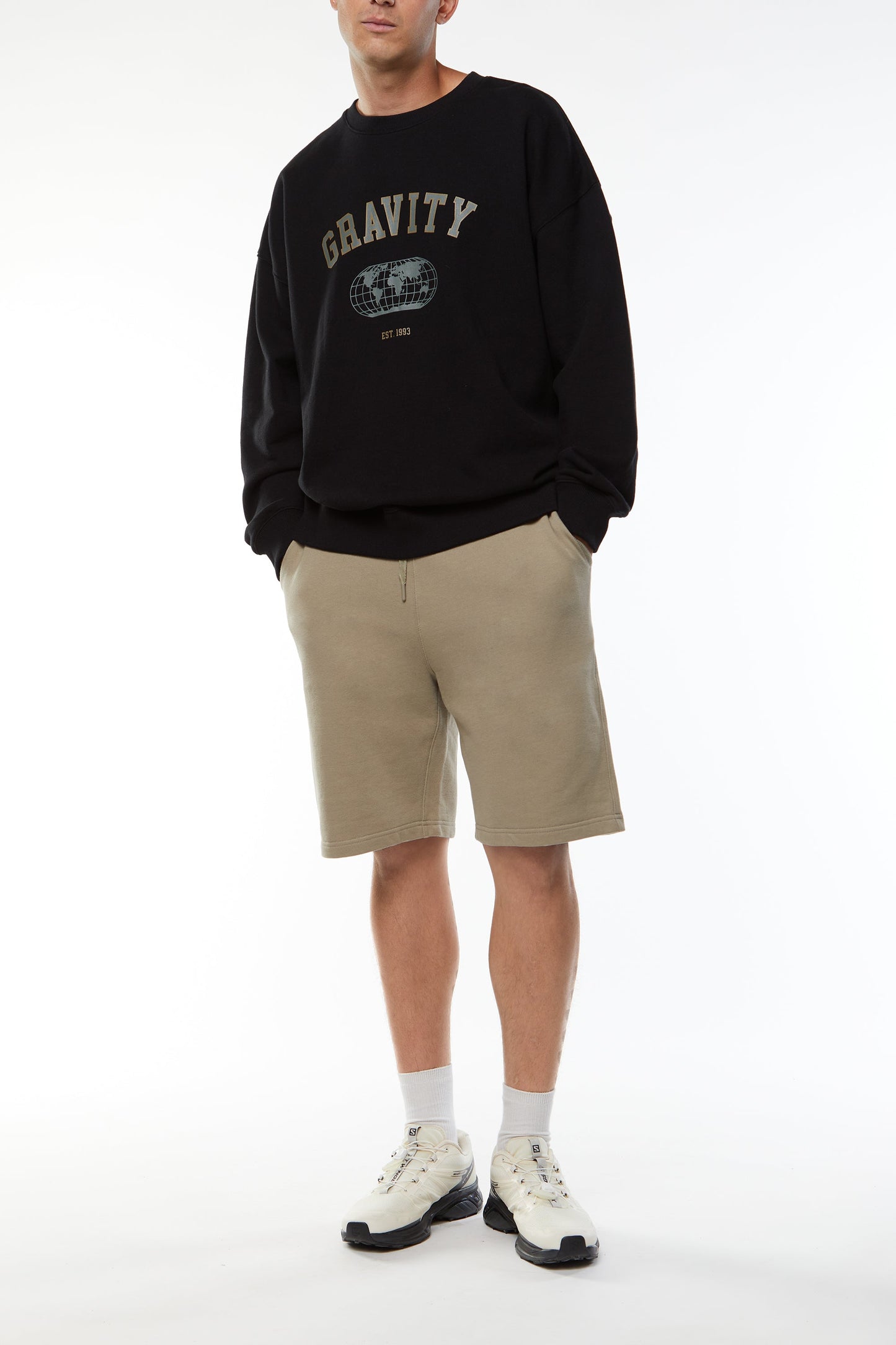 GRAPHIC SWEATSHIRT