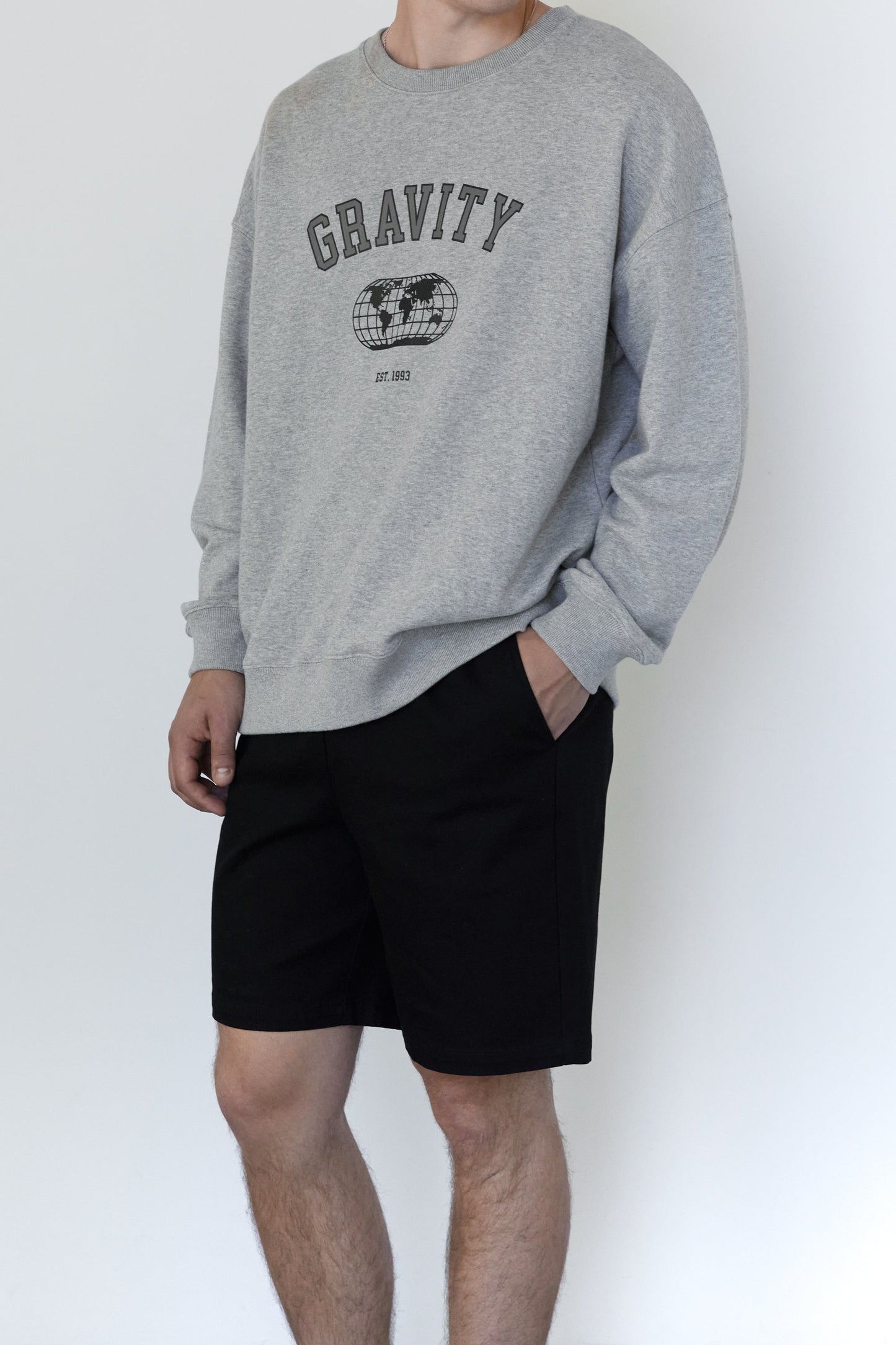 GRAPHIC SWEATSHIRT