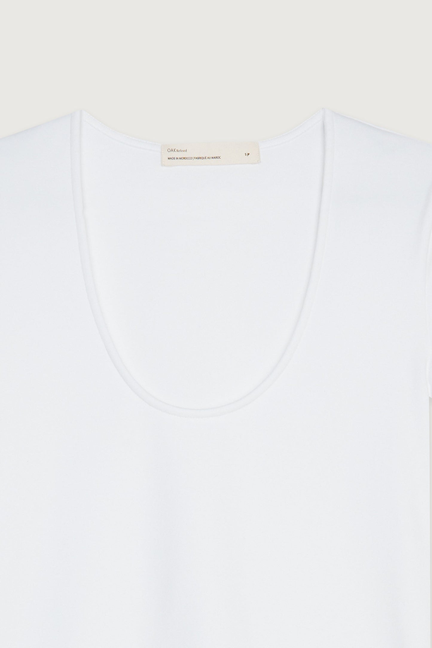 FITTED SCOOP NECK TEE