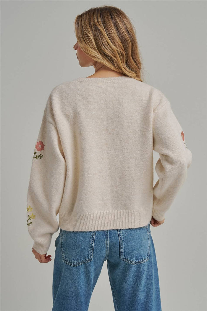 FLORAL EMBROIDERED SWEATER