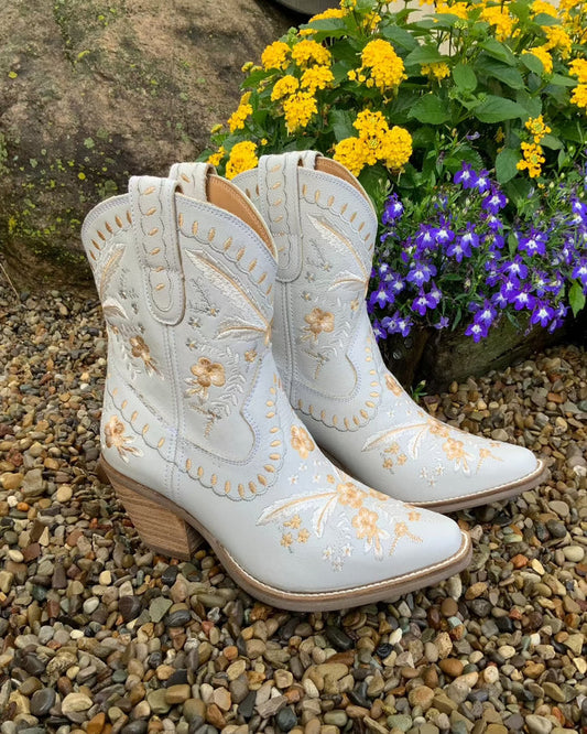 Dingo Women's Primrose White Cowgirl Ankle Booties DI748-Painted Cowgirl Western Store