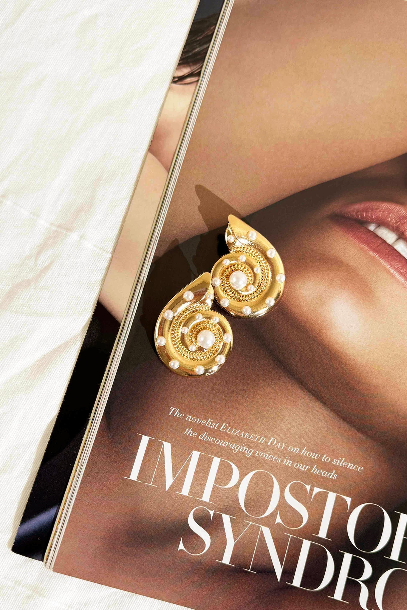 Sheer Seeker Earrings - Gold
